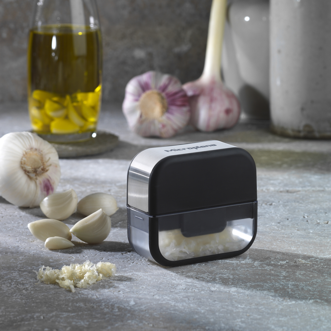 microplane-specialty-garlic_cutter_function1-1080sq