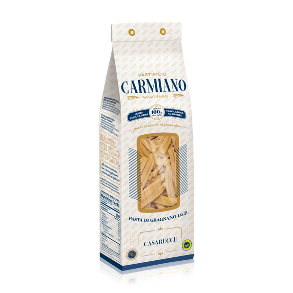 Pastificio Carmiano Casarecce Gragnano Produktbild: eine 500 g Packung Casarecce di Gragnano von Pastificio Carmiano vor weißem Hintergrund