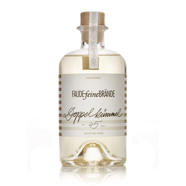 Faude Feine Brände Doppelkümmel 45% 50cl Flasche Produktbild einer Flasche Faude Feine Brände Doppelkümmel 45% 50cl vor weißem Hintergrund